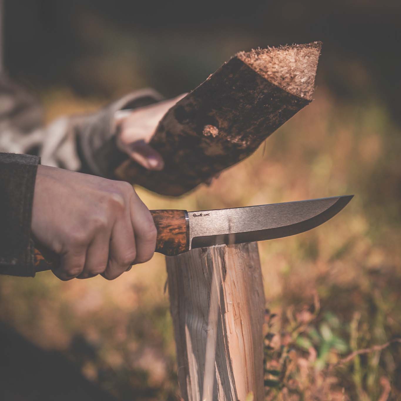 Roselli's Finnish hunting knife long, with ultra high carbon steel blade. Perfect for hunters who prefers a longer blade.