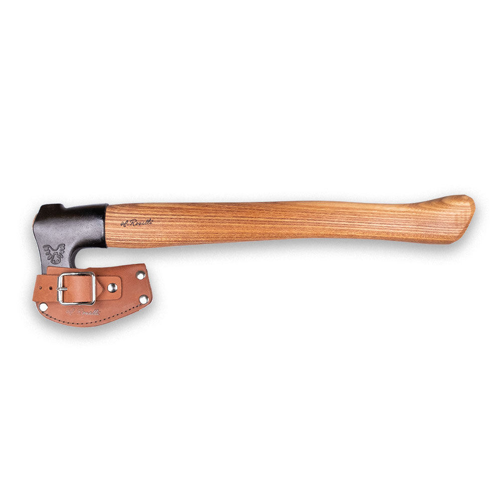 Roselli's Finnish handmade outdoor axe for wood splitting with a blade made of carbon steel and a handle made out of red elm.