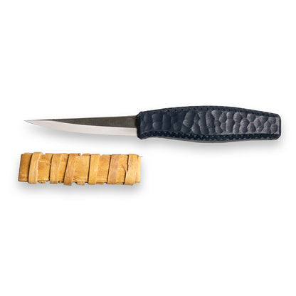 Roselli's limited edition carving knife with a carbon steel blade and Finnish blue handle color. Blade made from Roselli's factory and handle made from Bengt, a master within handcraft.